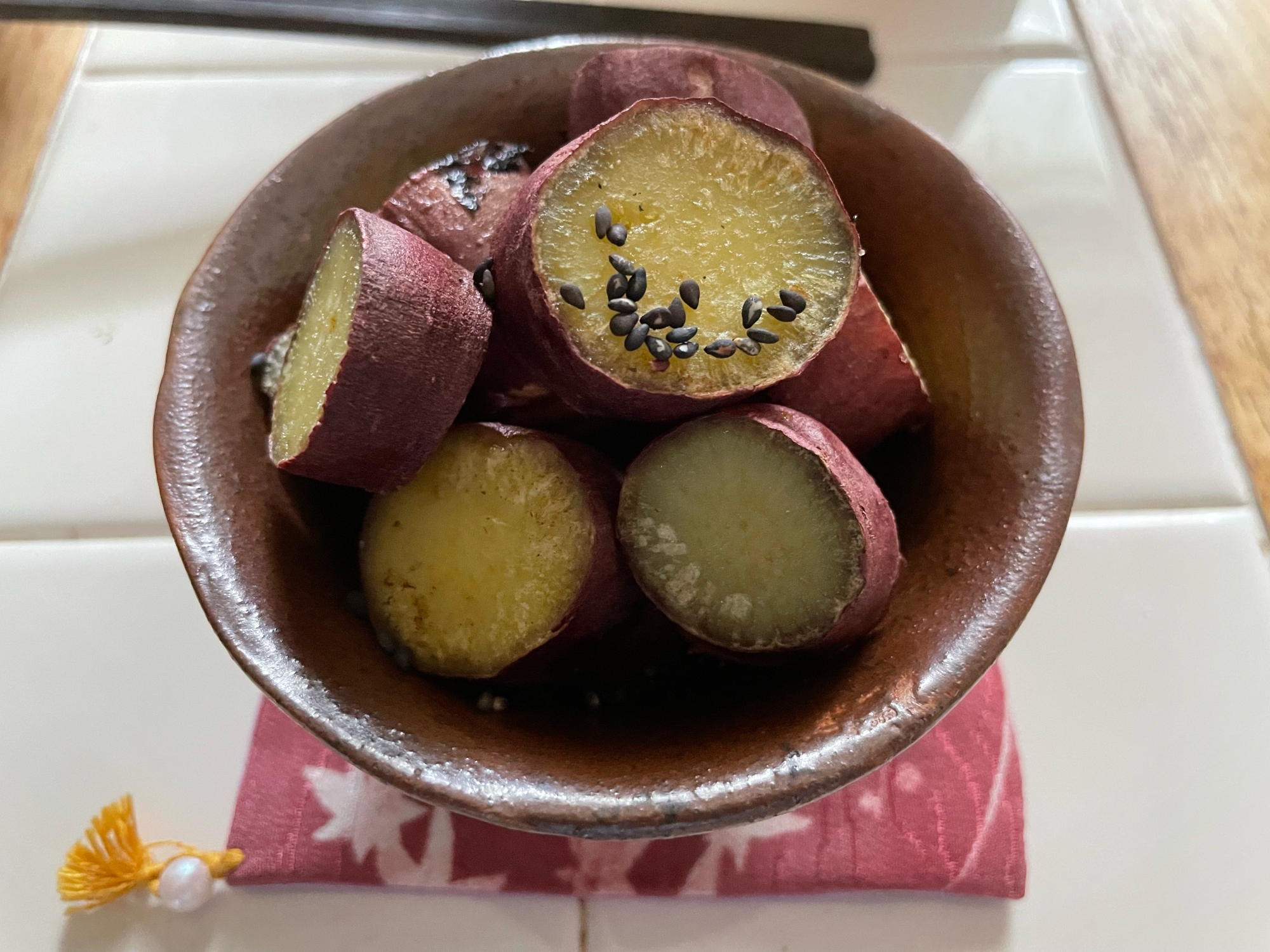 タジン鍋で作る蒸し芋(さつまいも)