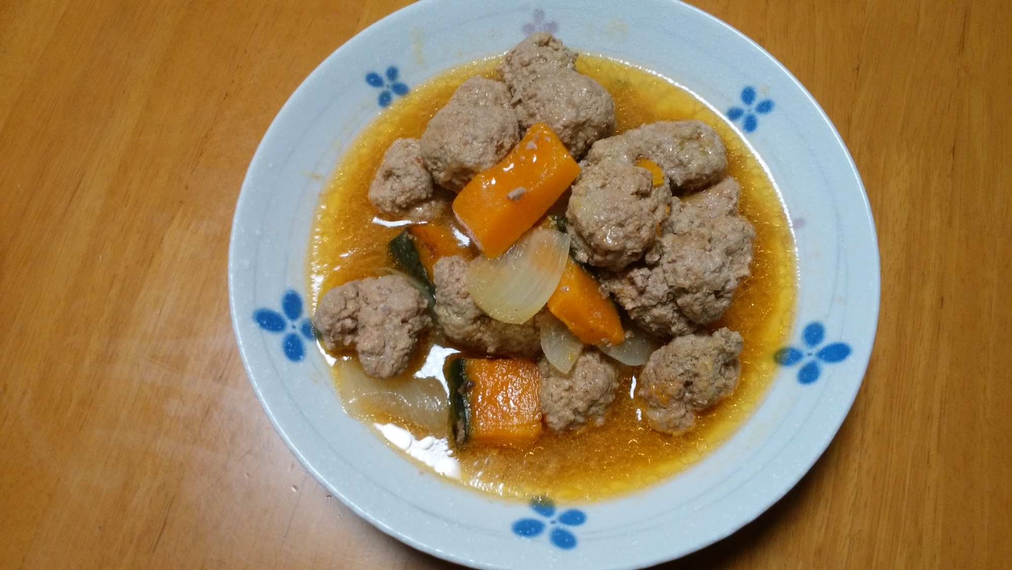 肉団子とカボチャのカレーケチャップ煮