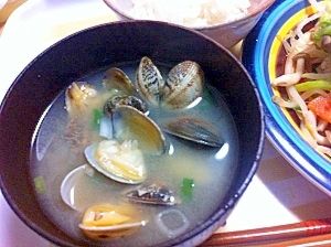 鉄分たっぷり!アサリの味噌汁