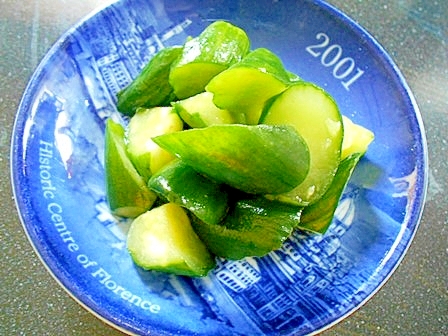 昆布茶とごま油で きゅうりの浅漬け レシピ 作り方 By V るん 0394 楽天レシピ 昆布茶とごま油で きゅうりの浅漬け レシピ 作り方 By V るん 0394 楽天レシピ