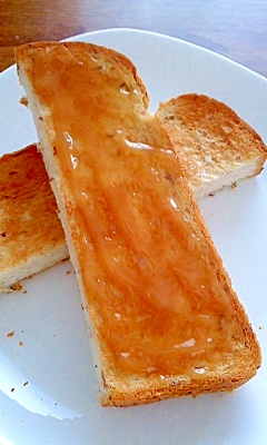 ハチミツねりごまのライ麦トースト