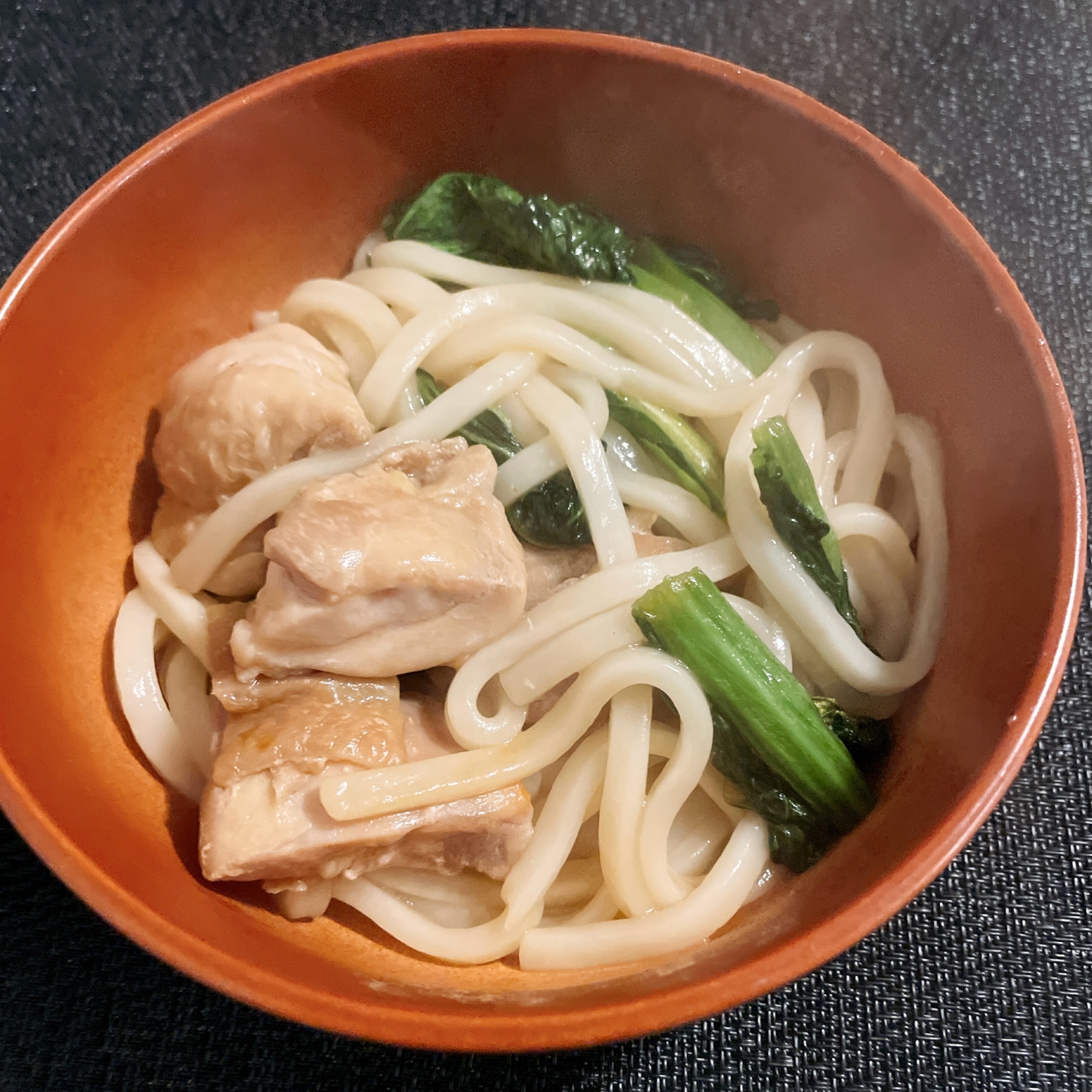 ＼冷凍うどんで／鶏肉焼きうどん