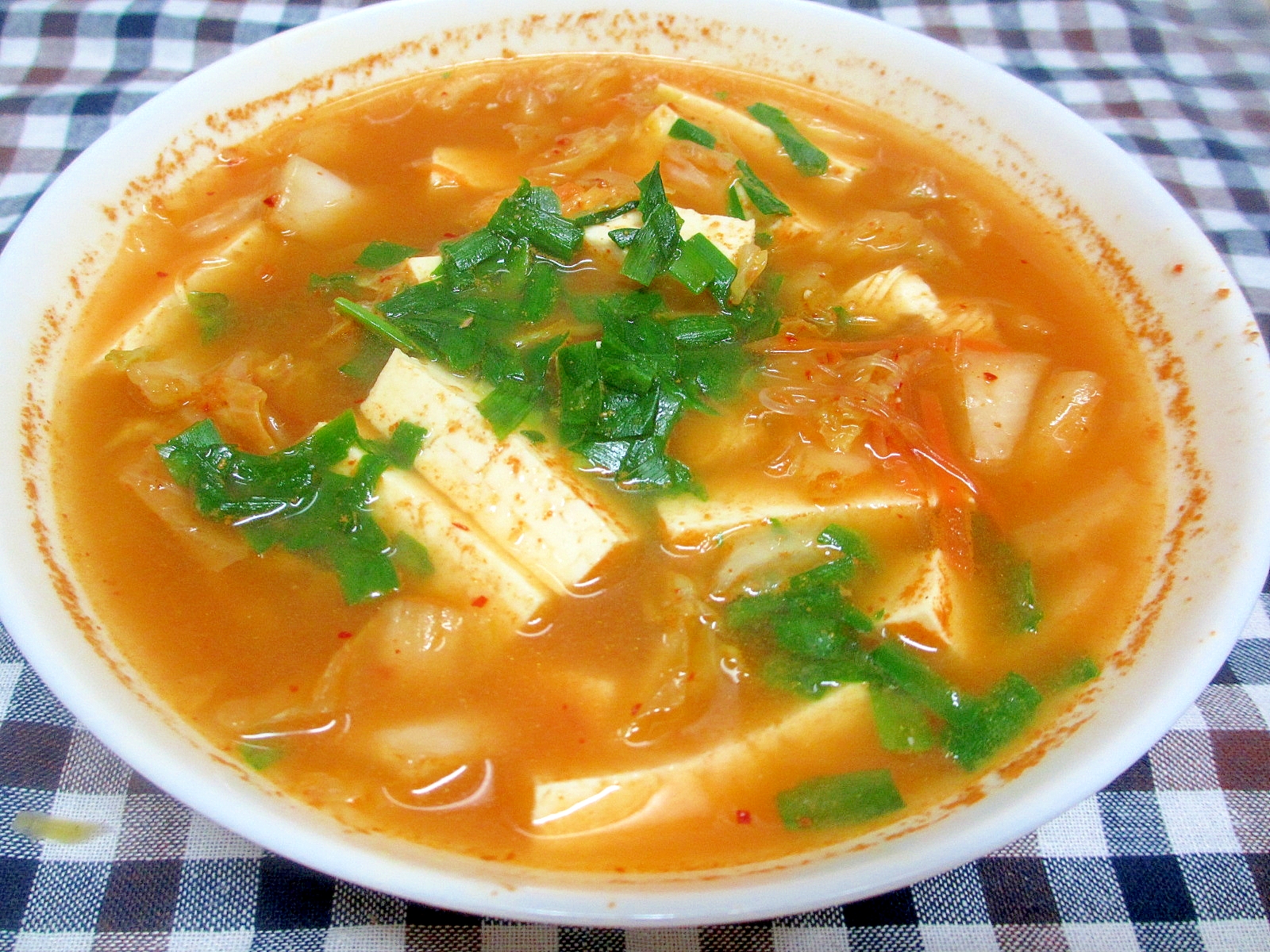 豆腐と春雨のキムチスープ