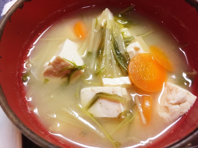 水菜&豆腐&ニンジンの味噌汁