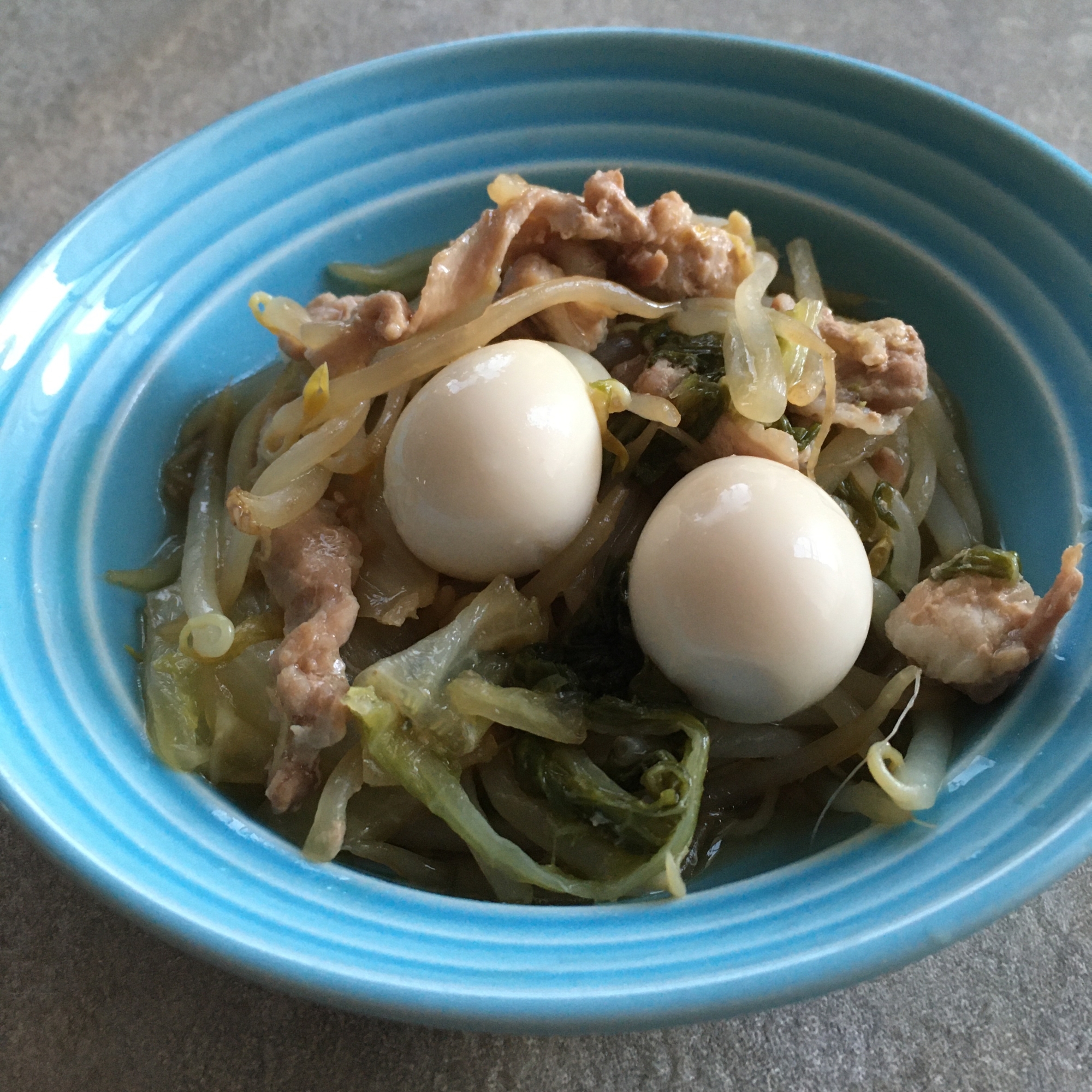 白菜と豚こま肉ともやしのフライパン蒸し♪