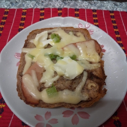 ここなっつんさん
おはようございます
朝食でいただきました
朝から大雨今は晴れてます
台風の影響かな！