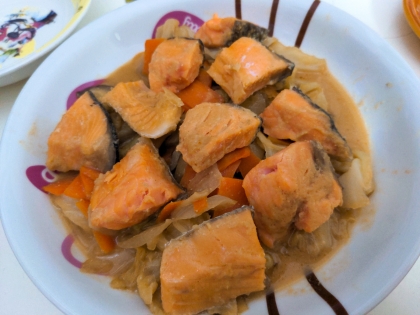 鮭とキャベツの味噌煮