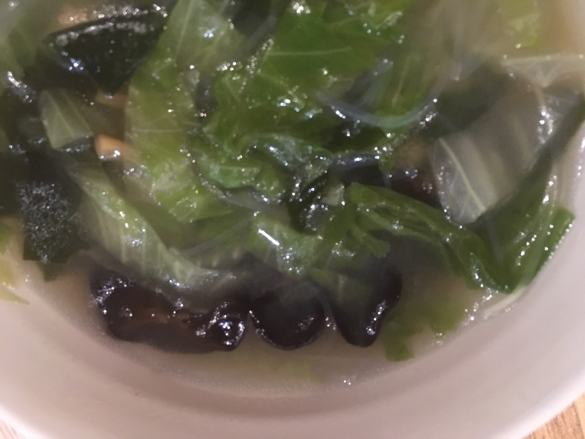 レタスとキクラゲと貝柱の春雨スープ