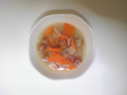 創味シャンタンで、野菜スープ