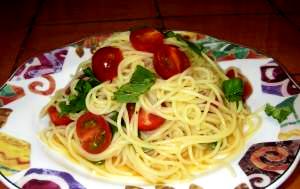 スイートバジルとプチトマトの冷たいパスタ