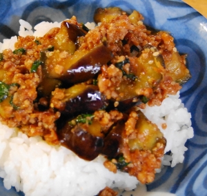 ご飯が進む、ナスとひき肉のピリ辛味噌炒め