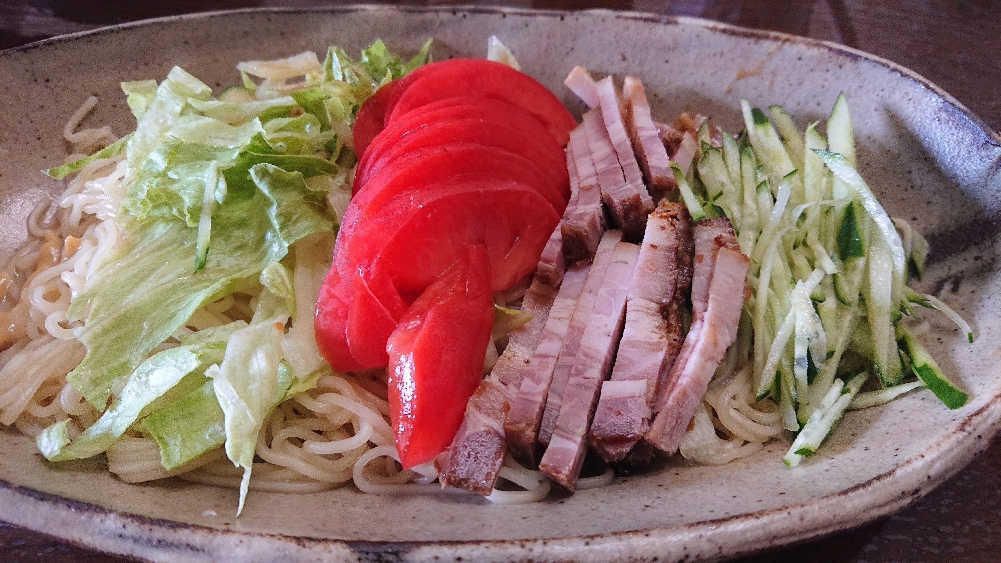 夏のお昼は定番冷やし中華