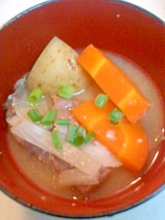 根菜と豚肉の味噌汁