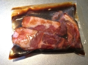 キャンプ飯 漬け込みタレでこってり豚スペアリブ レシピ 作り方 By 雄三郎 楽天レシピ