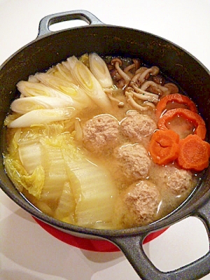 冷蔵庫の余り物を消費 塩麹入り なんでも味噌鍋 レシピ 作り方 By まめもにお 楽天レシピ