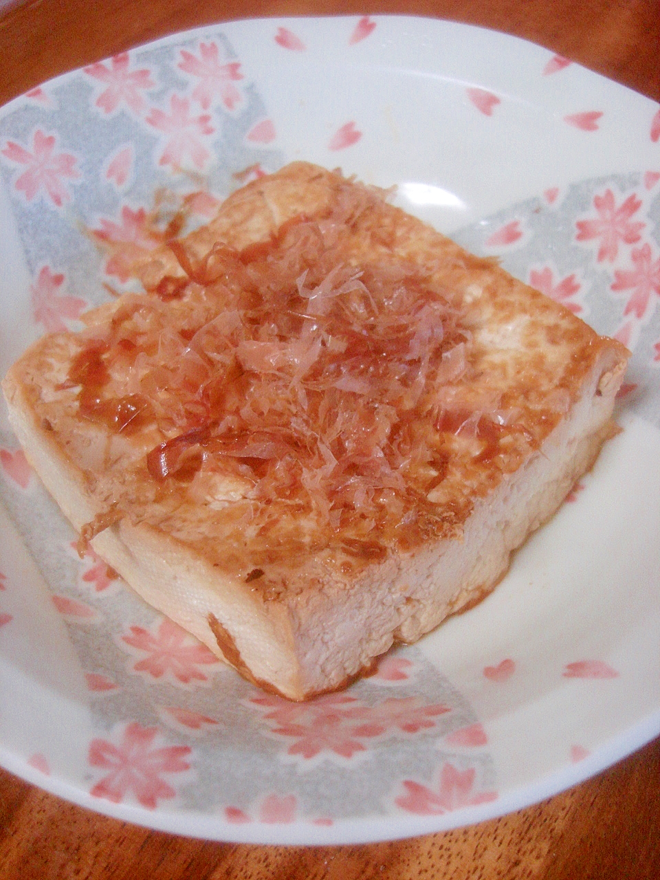 シンプルな美味しさ◎豆腐ステーキ（カツオ風味）