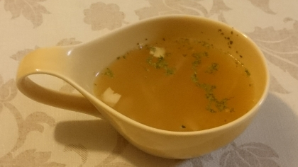 簡単でとっても美味しいスープですね。玉ねぎをじっくり炒めて甘味も十分出ました。また必ず作ります。ありがとうございました。