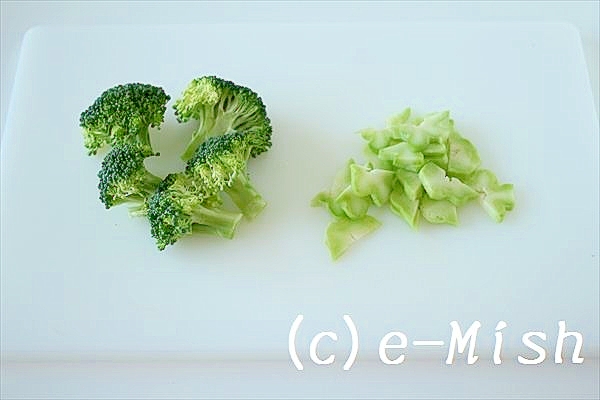 ブロッコリーの切り方 レシピ 作り方 By 管理栄養士 柴田真希 楽天レシピ ブロッコリーの切り方 レシピ 作り方 By 管理栄養士 柴田真希 楽天レシピ