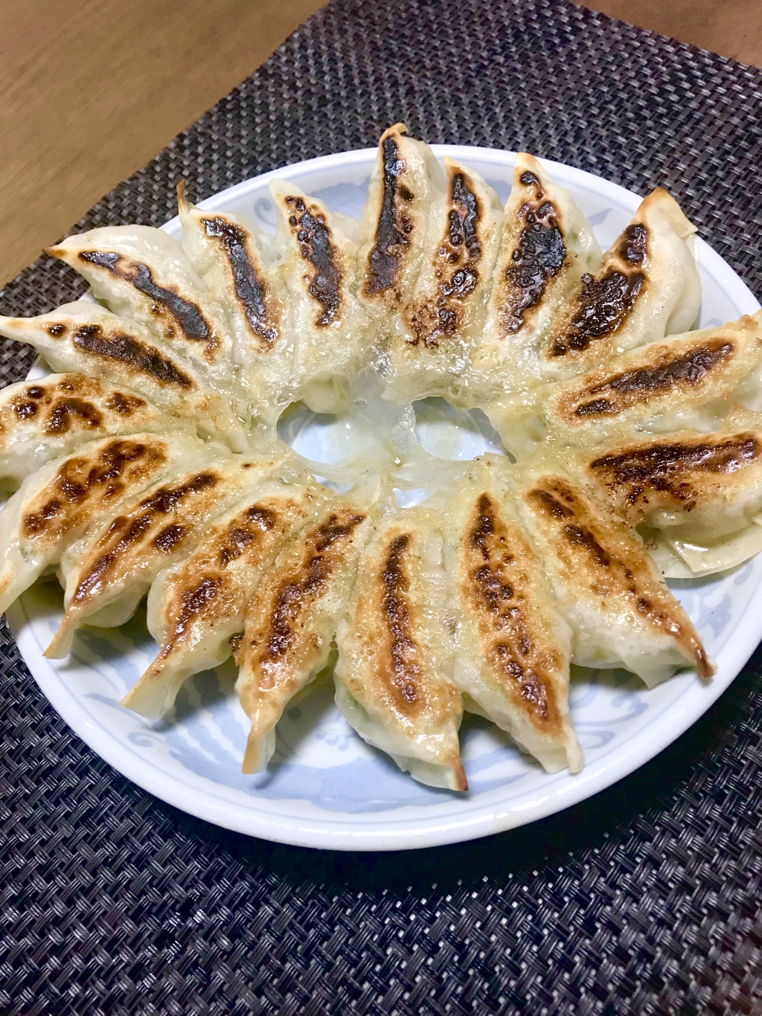 パリパリ皮が美味しい！羽根つき餃子 ️ レシピ・作り方 by PAPAのパパッとクッキング - 楽天レシピ