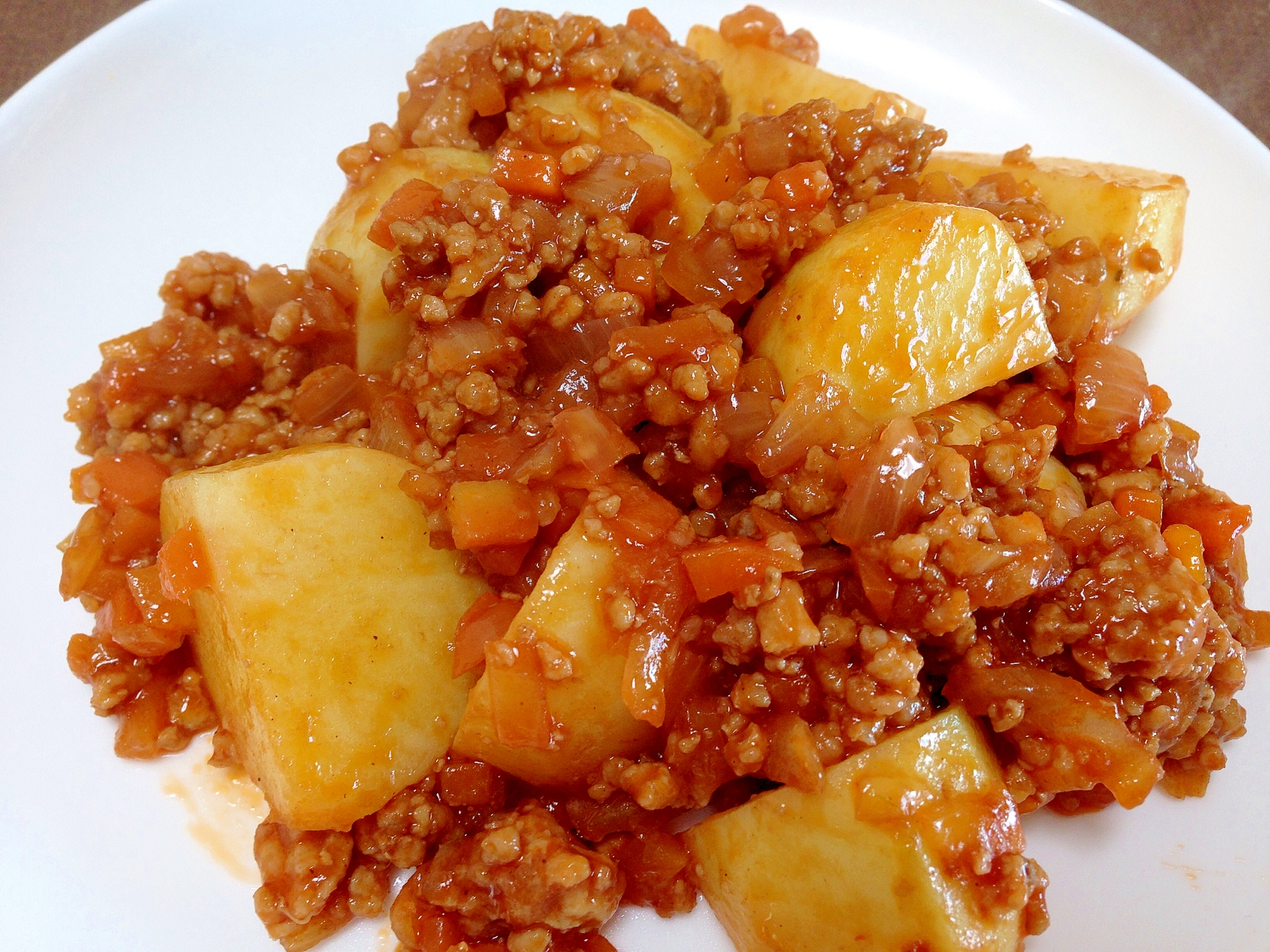 ボリュームおかず☆じゃがいもの挽き肉ケチャップ炒め