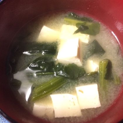 味噌汁に、豆腐とほうれん草はとてもあいますね〜♪寒い夜に、ふるふるの豆腐で心身共に温まりました〜♪
美味しかったです♪レシピ、ありがとうございます♡