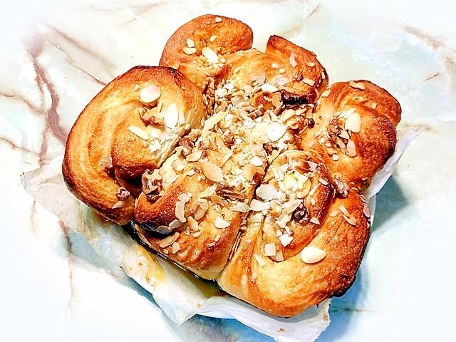 蜂蜜たっぷり！スティッキーハニーシナモンバンズ