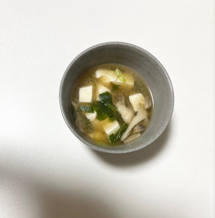 ｡*◇お麩と水菜の味噌汁◇*。