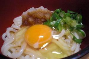 ご飯が足りない時にどうですか｢卵かけうどん」　♪♪