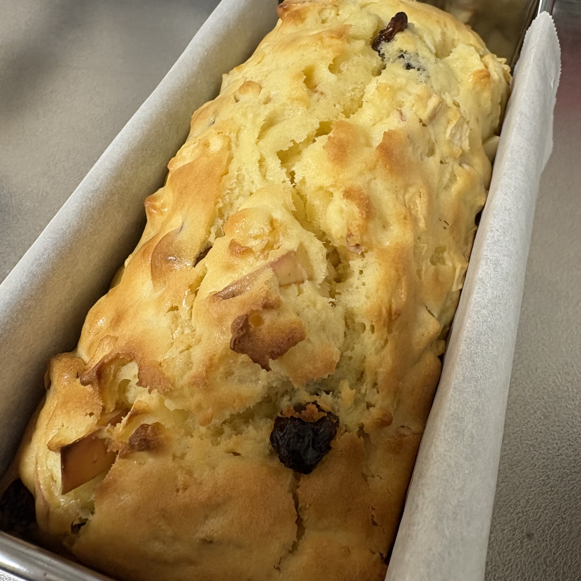 りんごとレーズンのパウンドケーキ