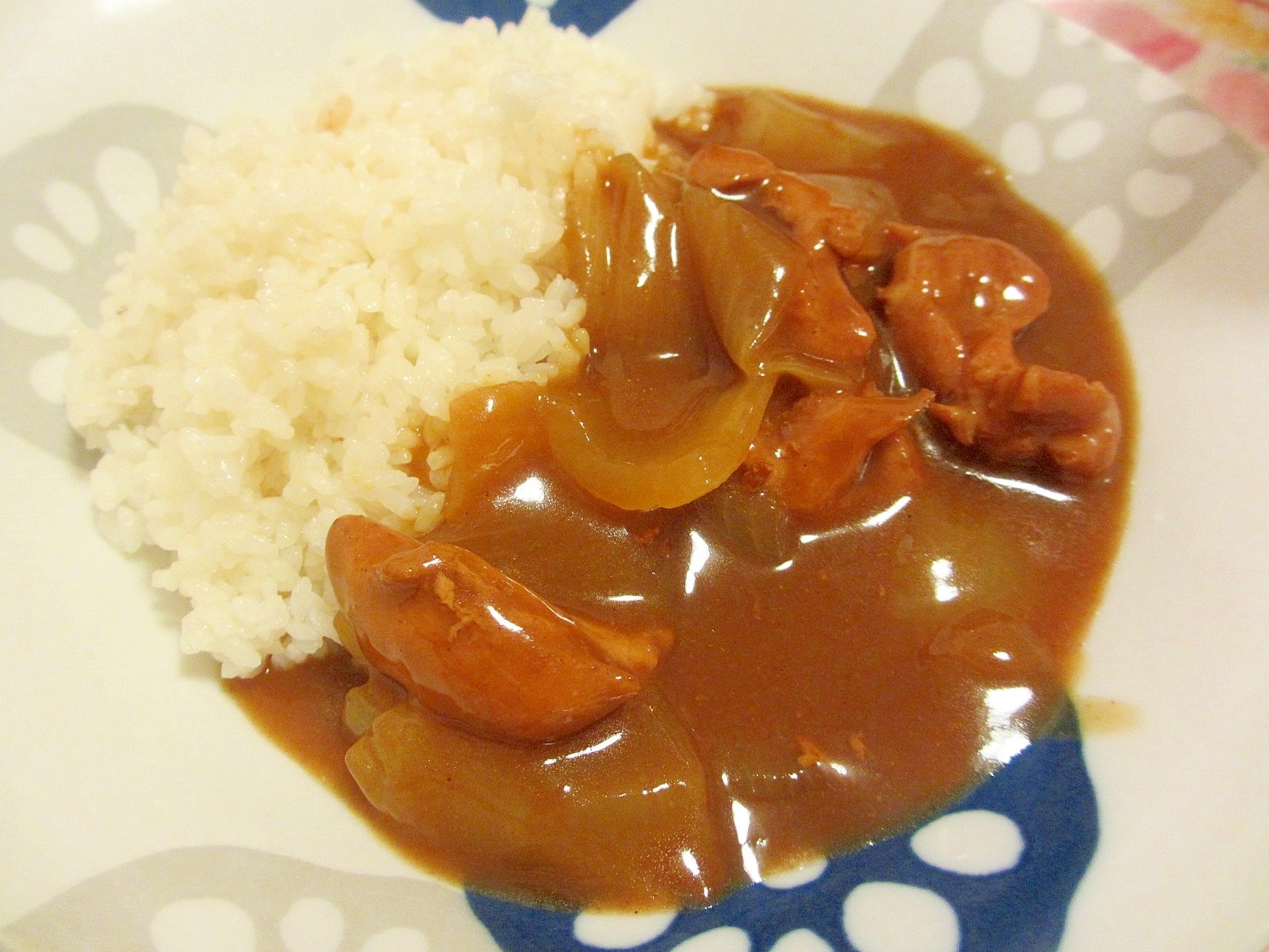 ルウで新玉ねぎと鶏肉のカレー