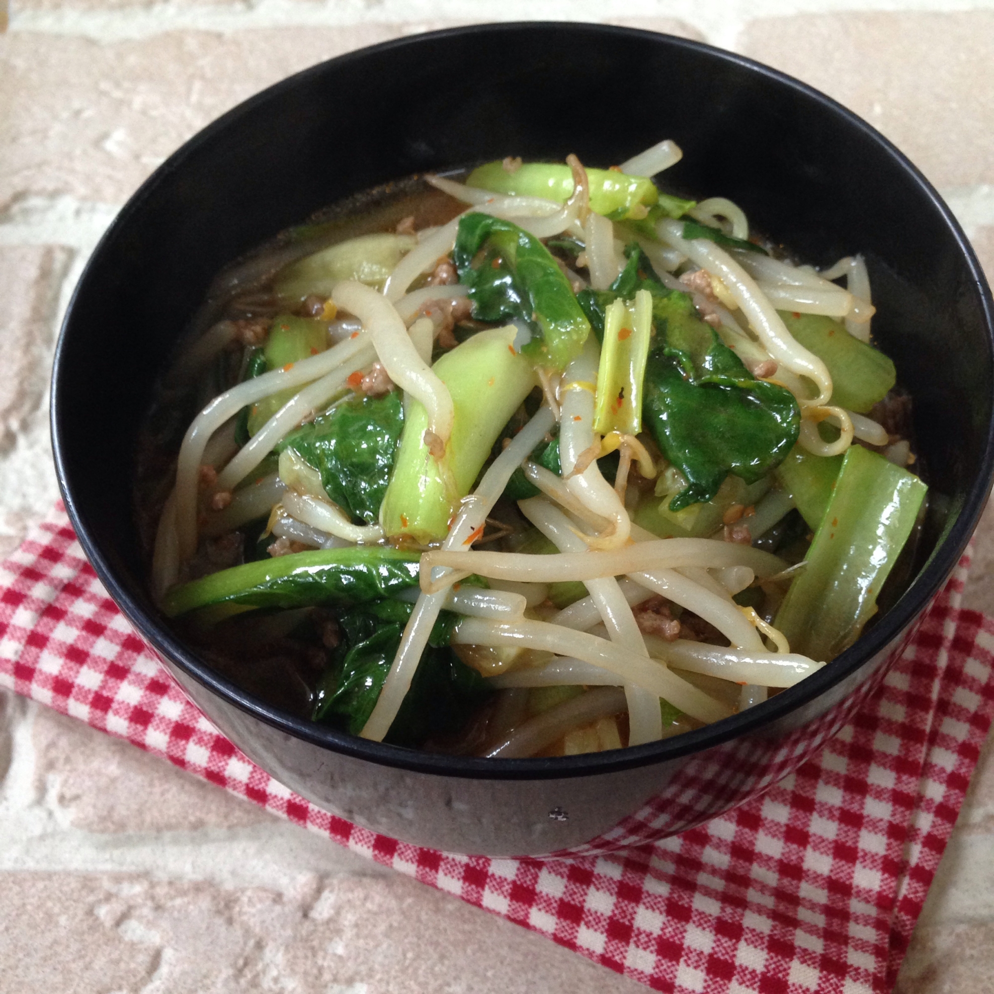 もやし小松菜ひき肉deピリ辛ラーメン♪