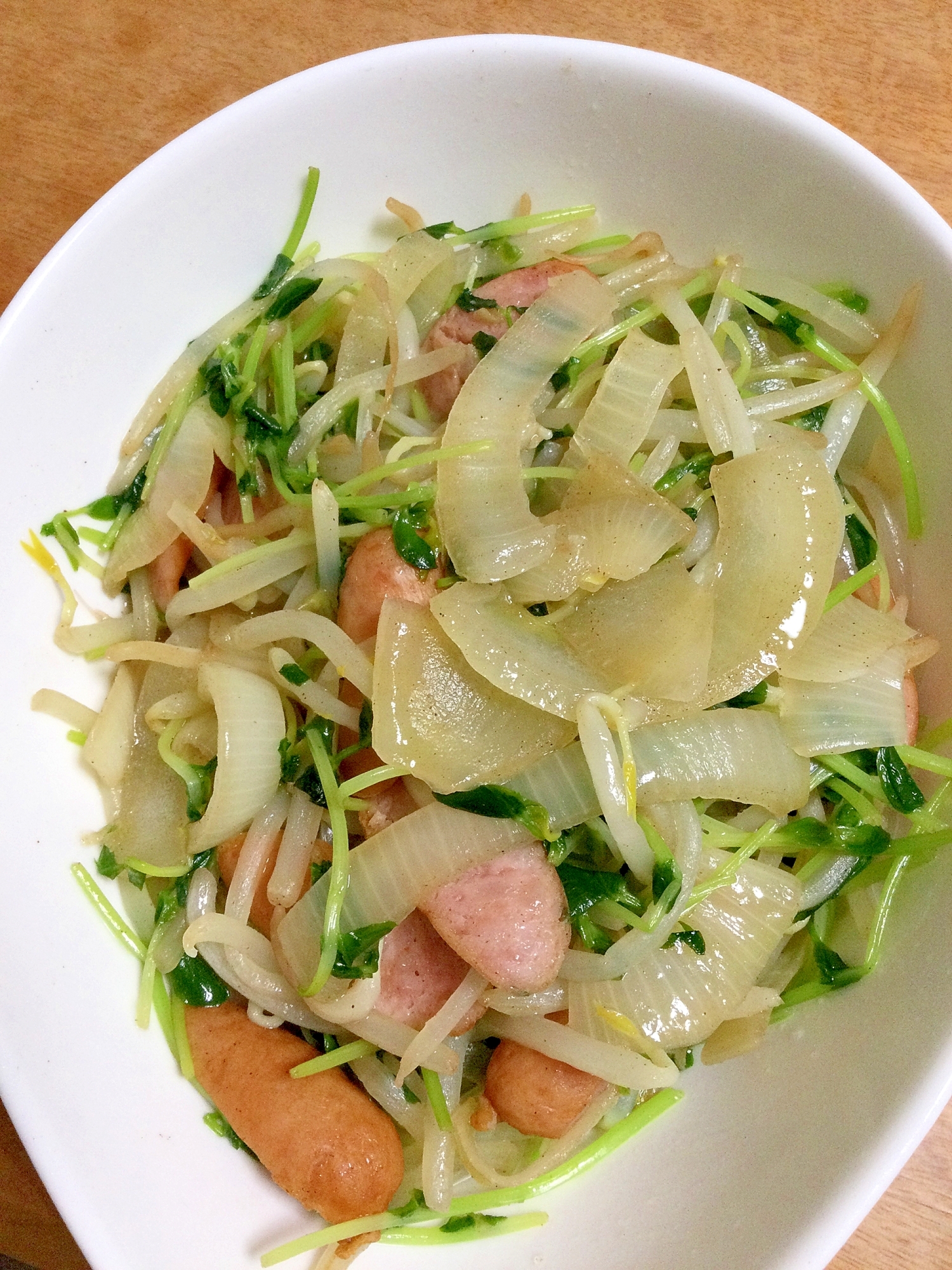 【野菜炒め】豆苗・玉ねぎ・ウィンナー・もやし