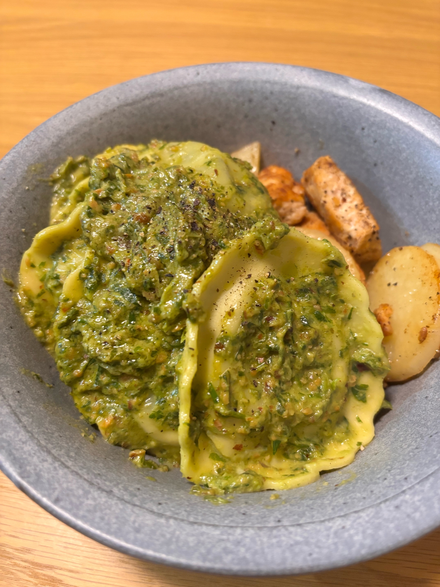 小ネギとくるみのジェノベーゼ風パスタソース