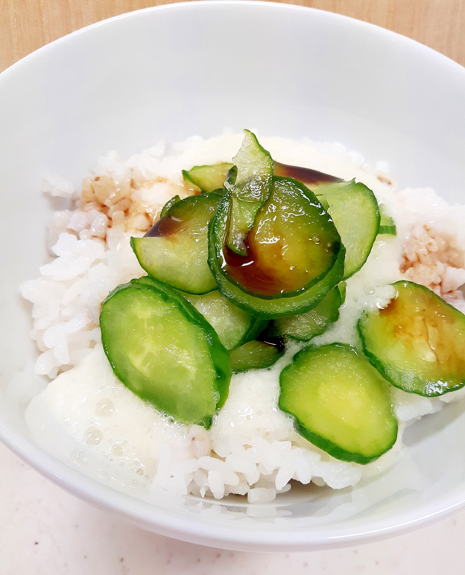 食物繊維！麦飯ととろろのキュウリもみトッピング♪