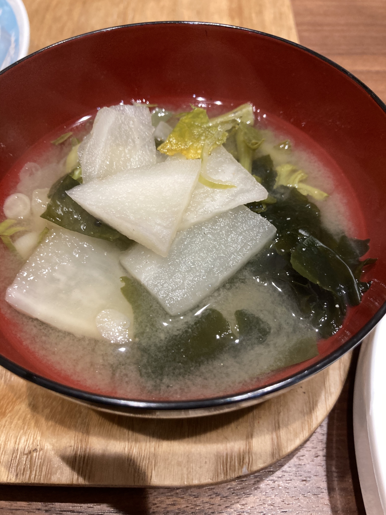 わかめとカブのお味噌汁