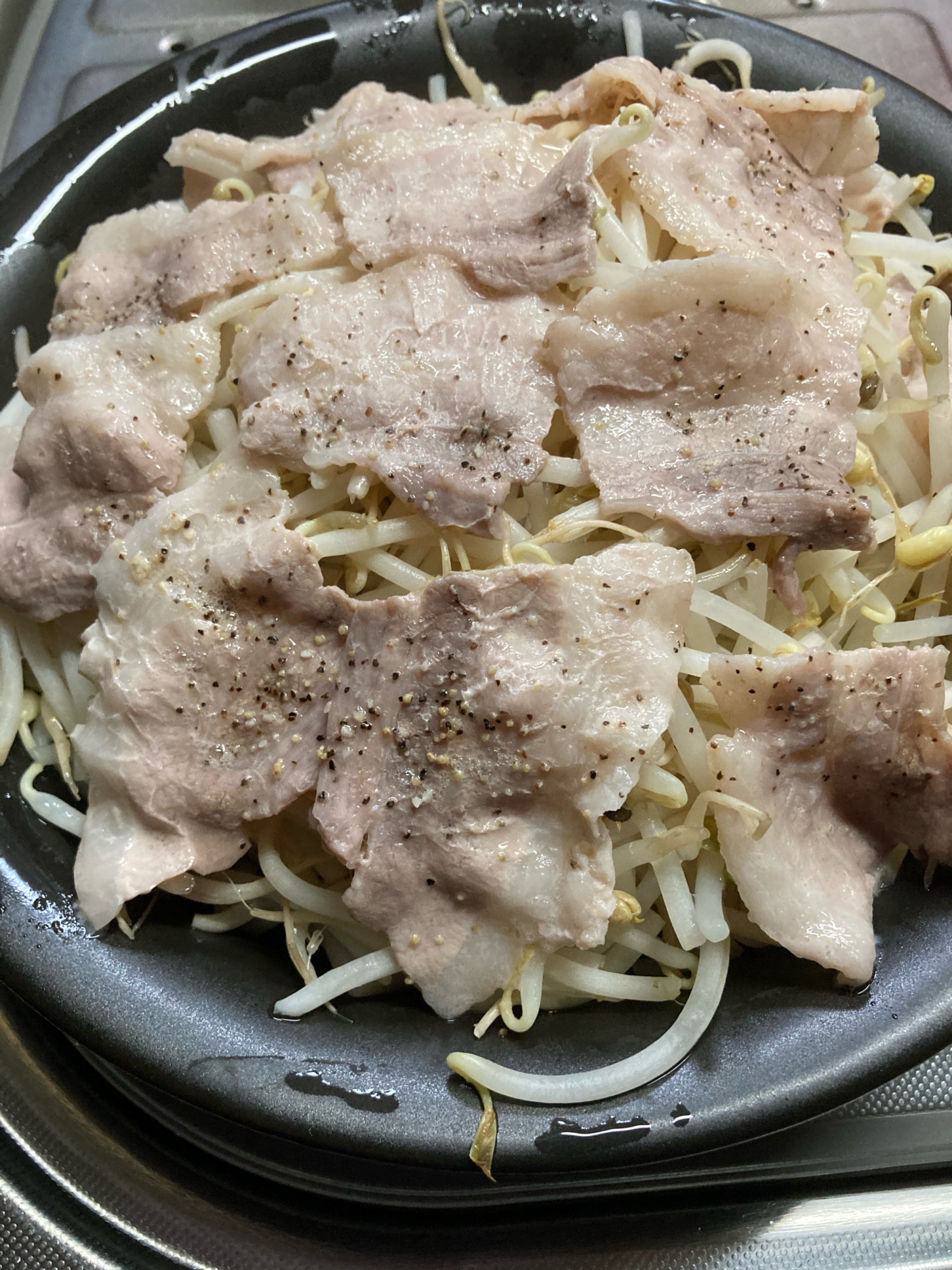 電子レンジで豚バラもやし