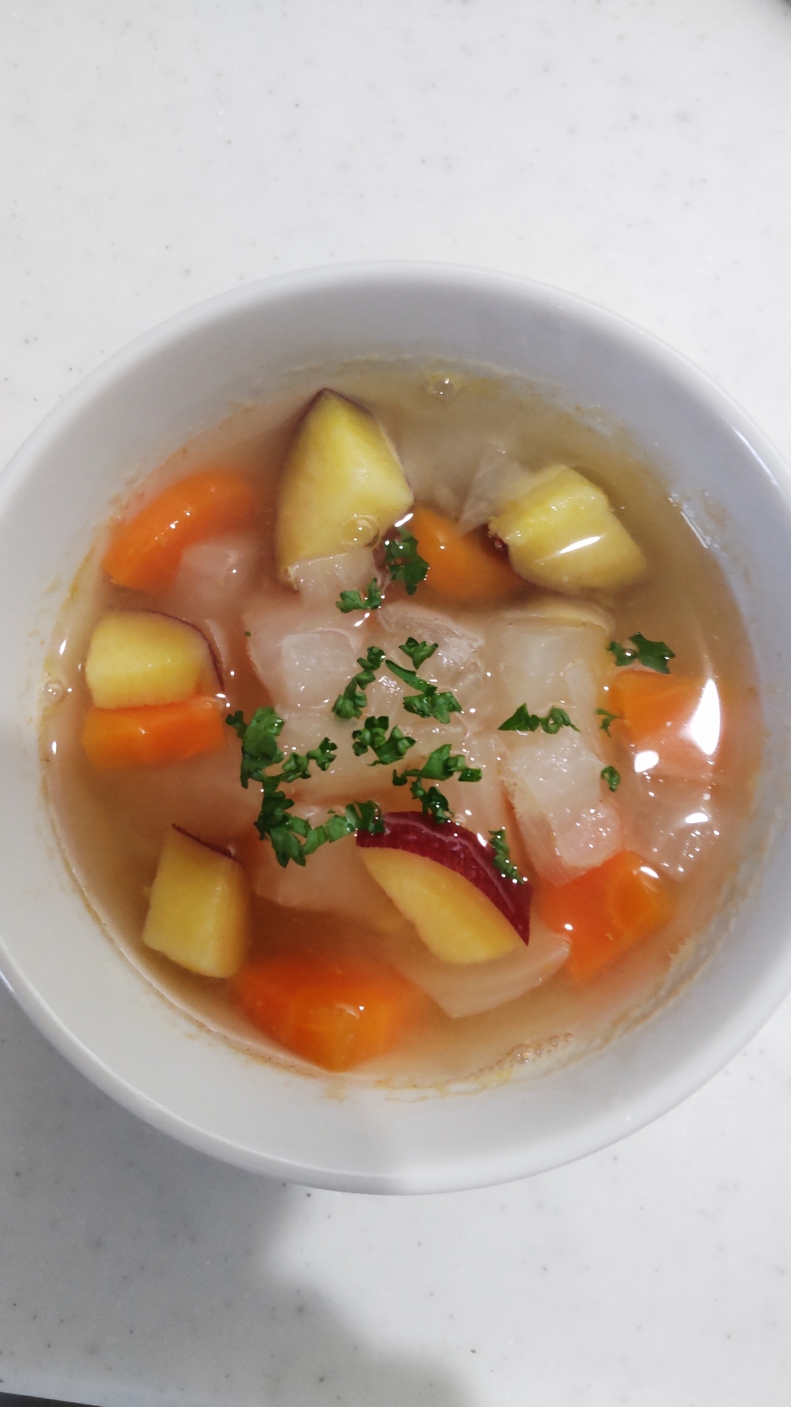 サツマイモの入った根菜スープ