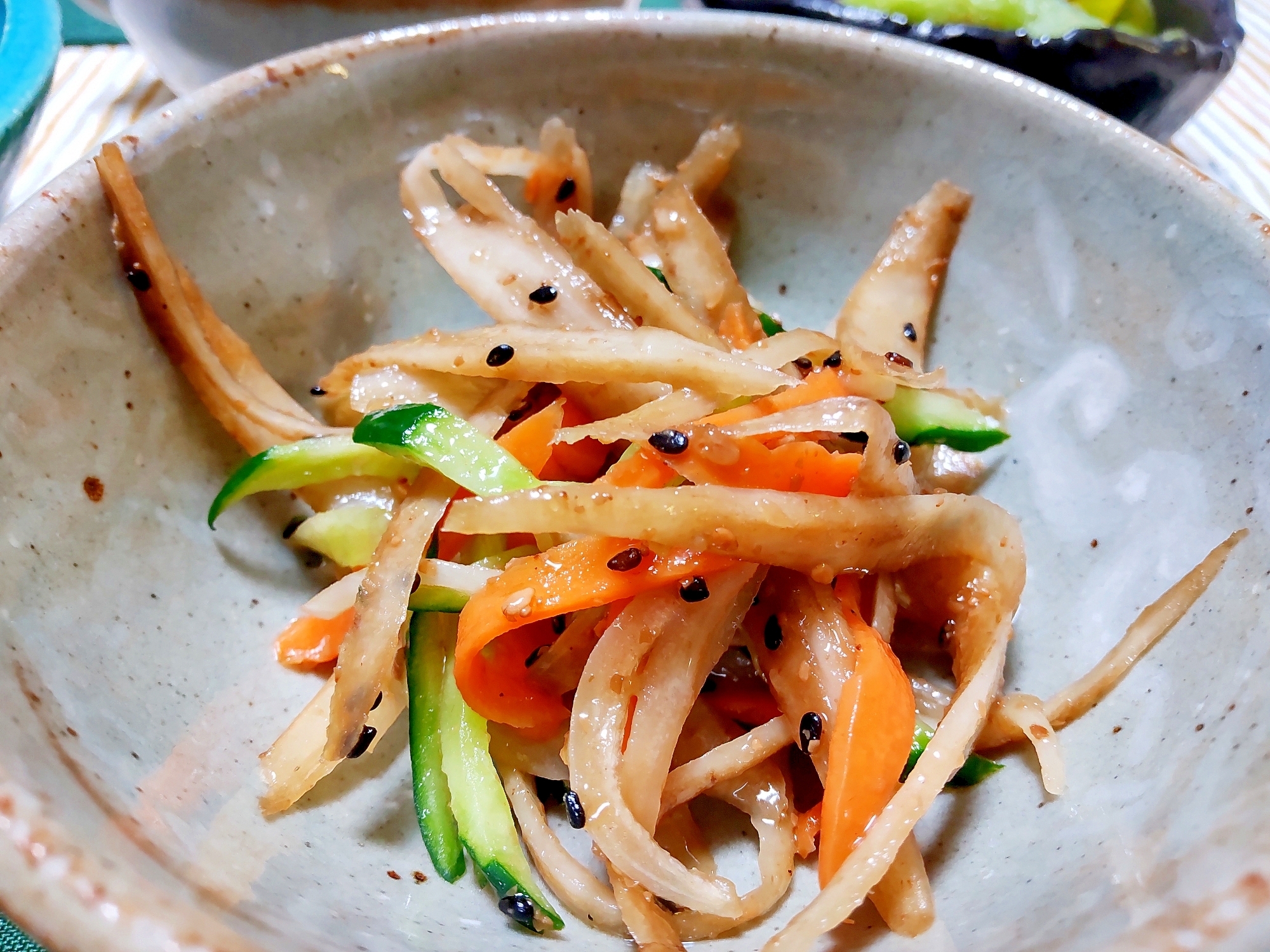 10分で!　胡麻ドレッシングで簡単ごぼうサラダ