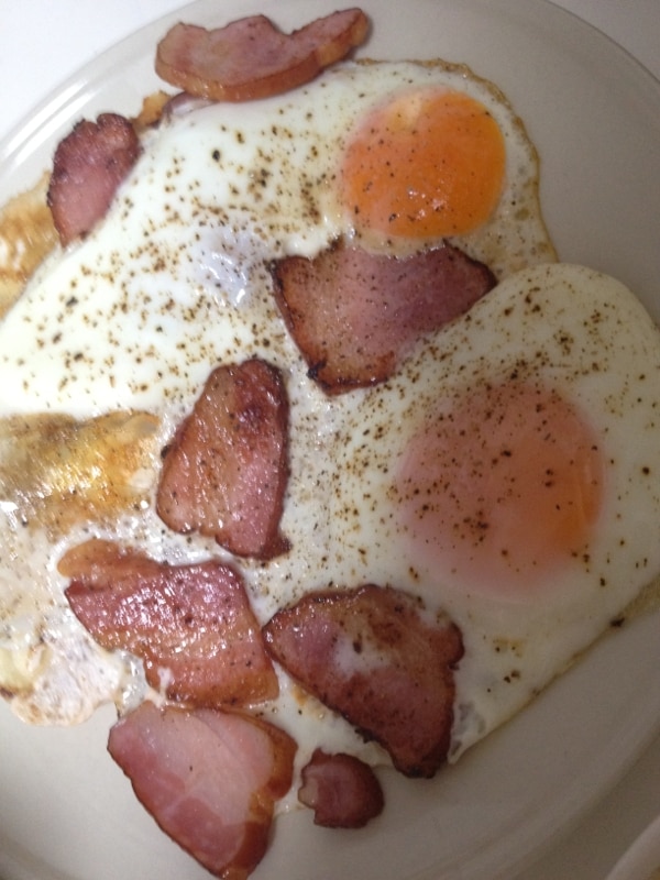 カリカリベーコンエッグ レシピ・作り方 by ＼(^o^)／めいmama - 楽天