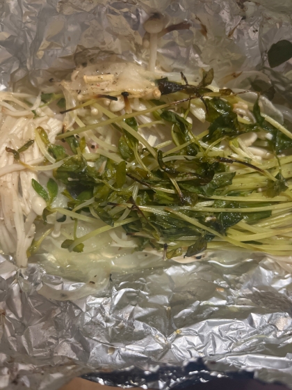 豆苗とえのきと新玉ねぎで作りました♪
簡単で美味しいですね！