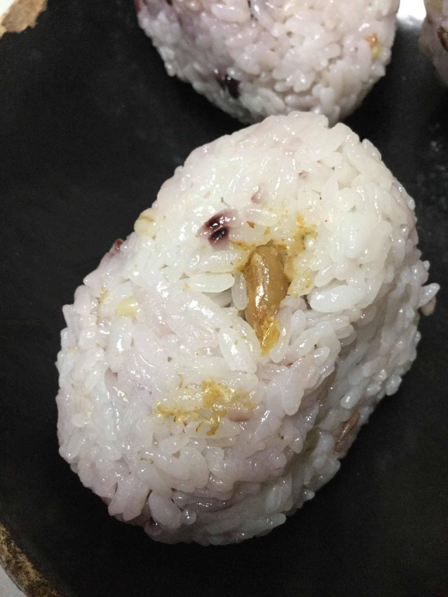 大豆と海老粉のおにぎり