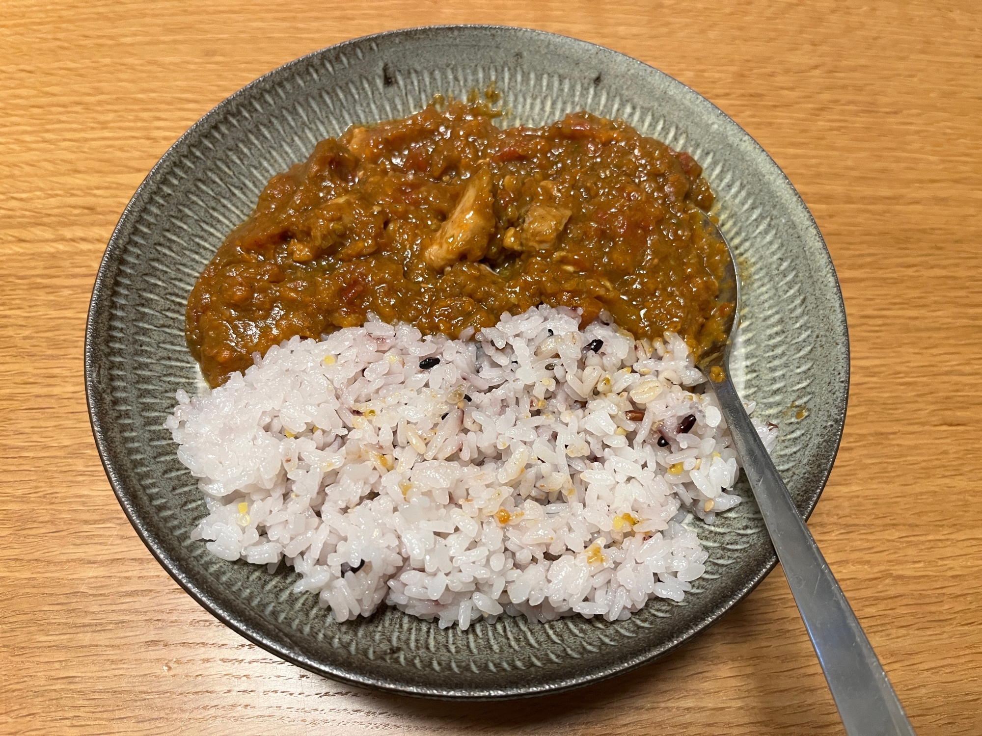 【ホットクック】鶏もも肉の無水カレー