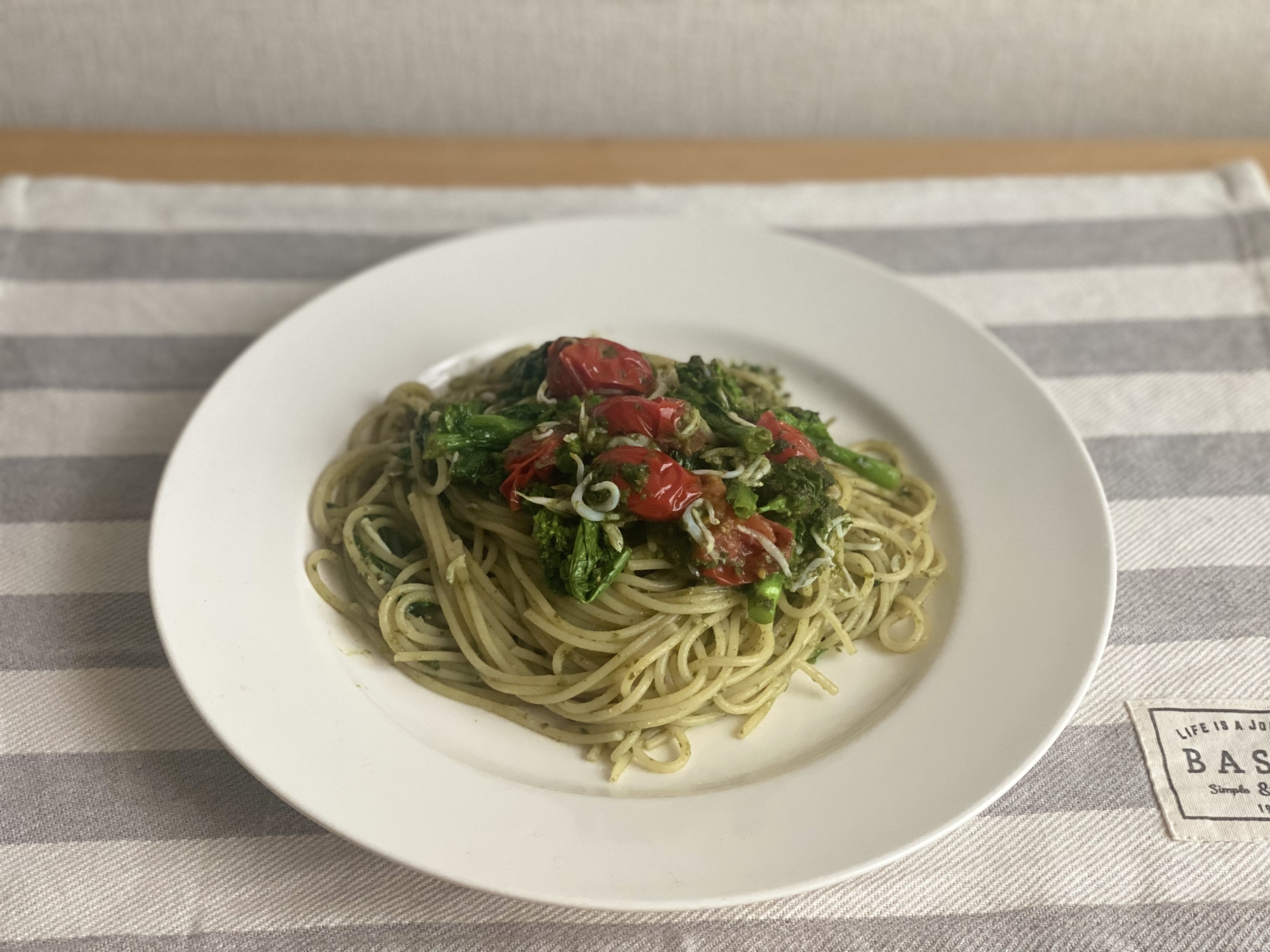 菜の花とミニトマトのジェノベーゼパスタ