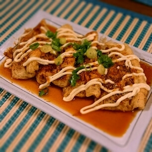 おつまみにも！納豆入り油揚げのマヨポン酢