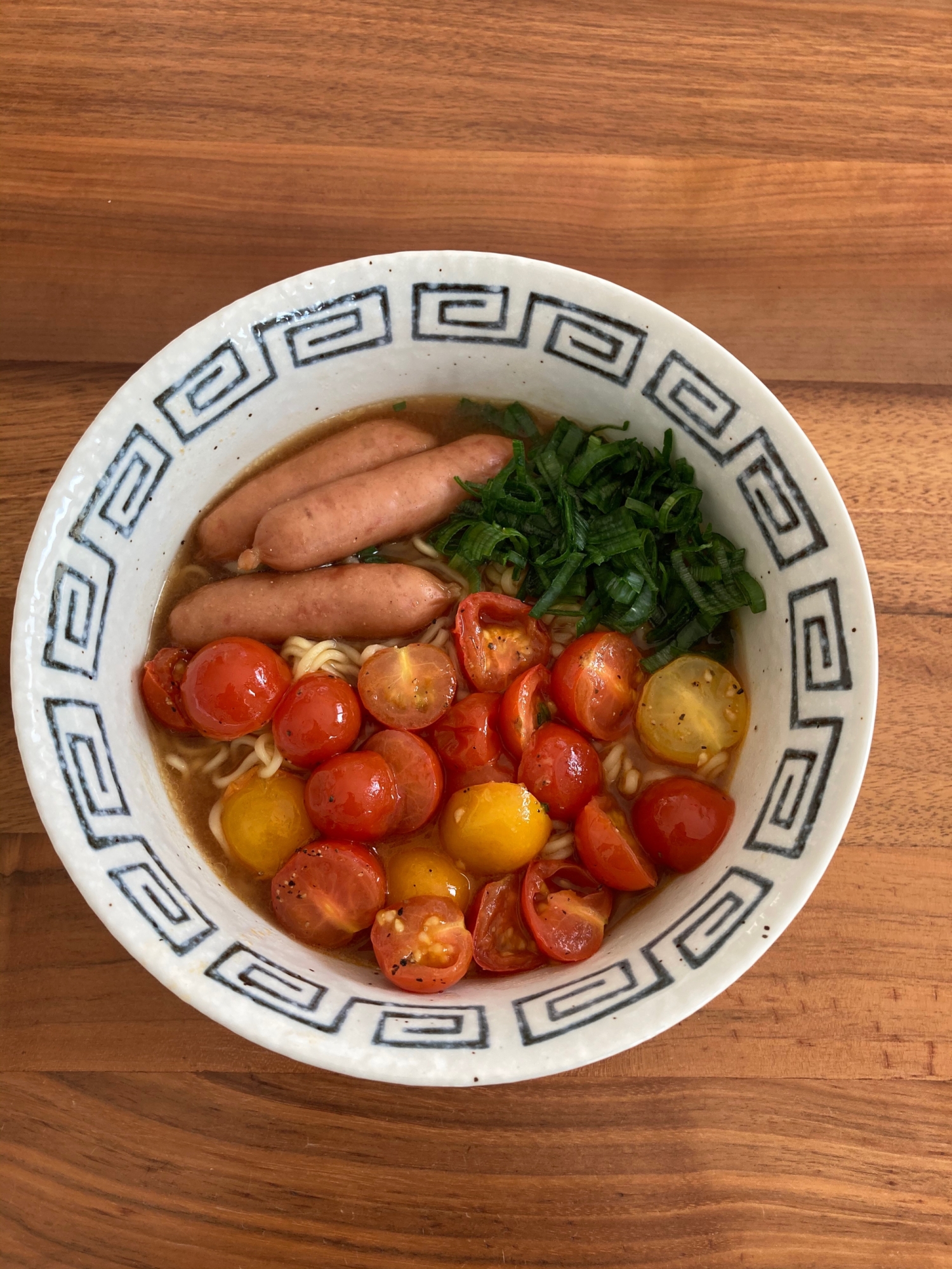 トマトたっぷりラーメン