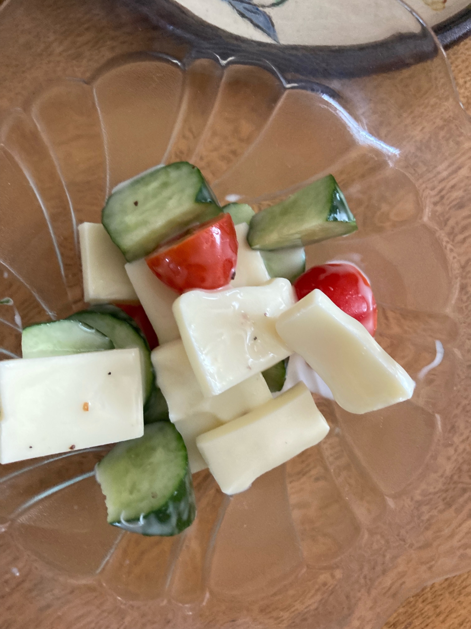 きゅうりとチーズのサラダ