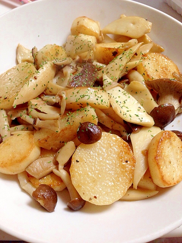 長芋とキノコのバターソテー\(-o-)/