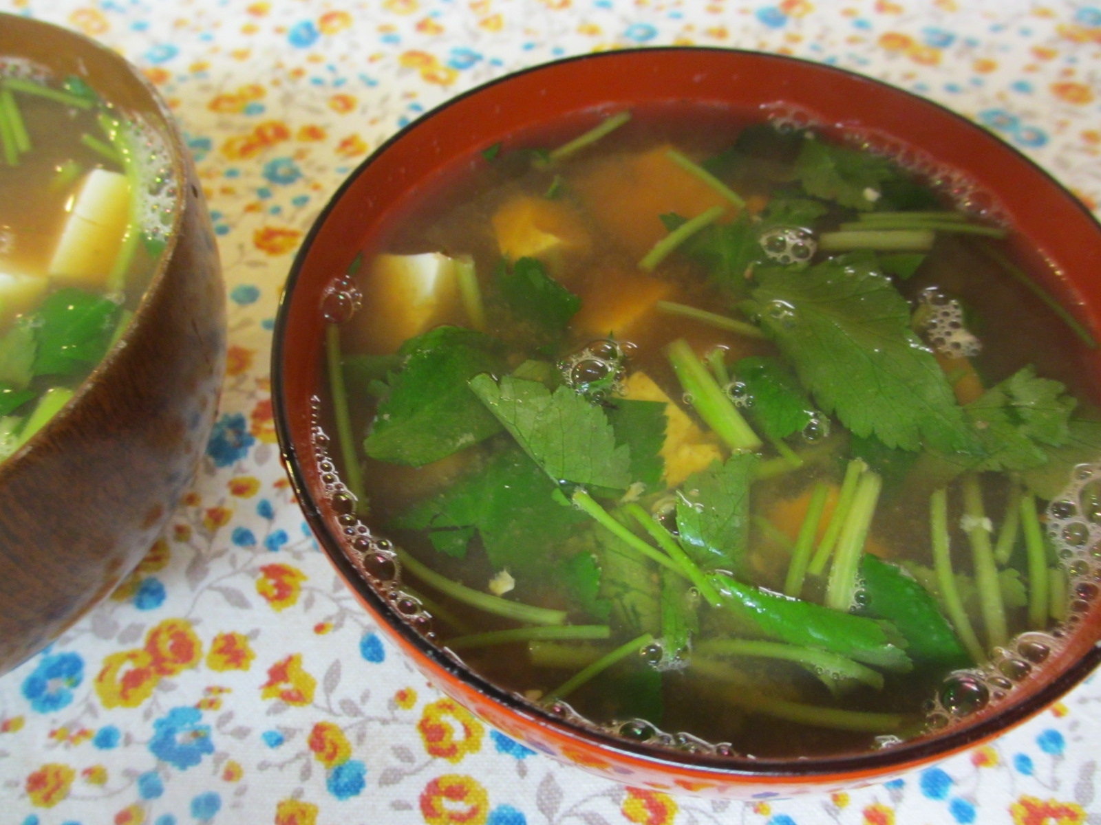 シジミ出汁で豆腐と三つ葉の味噌汁