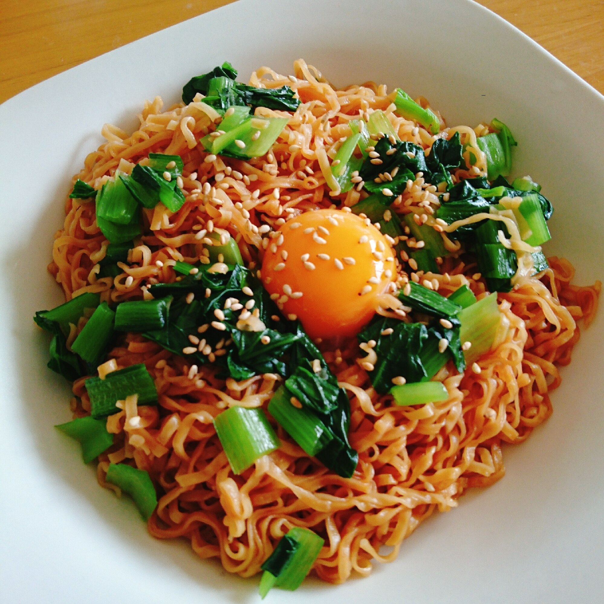 チキンラーメンと小松菜の汁なしそば レシピ 作り方 By やっすん 楽天レシピ