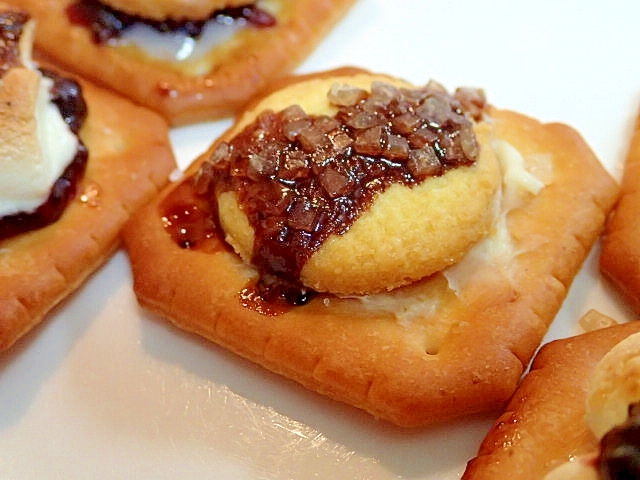 クリチとバタークッキーのチョコザラメ焼きクラッカー